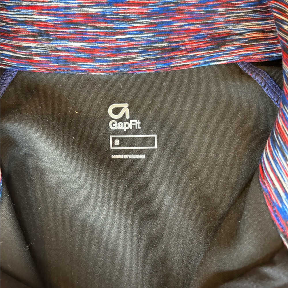 Light weight half zipped top